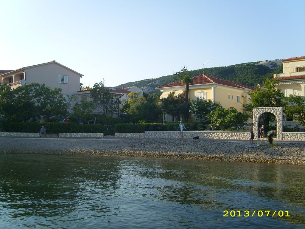 Apartments Antica Rab Town Bagian luar foto