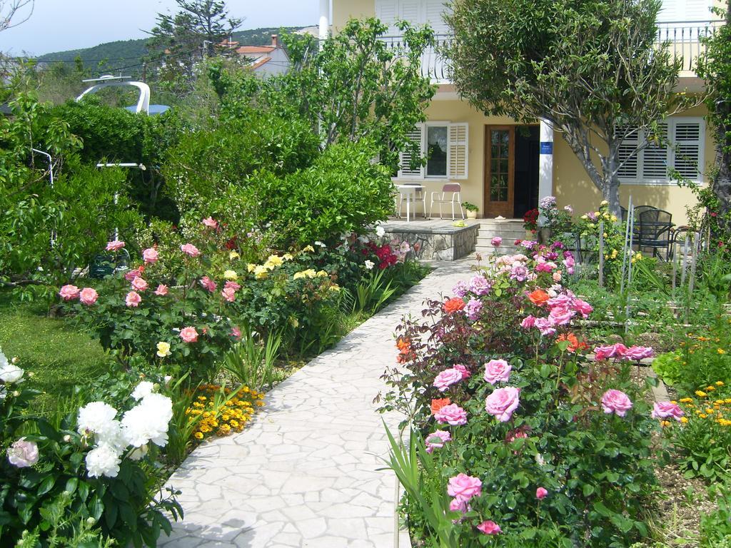 Apartments Antica Rab Town Bagian luar foto