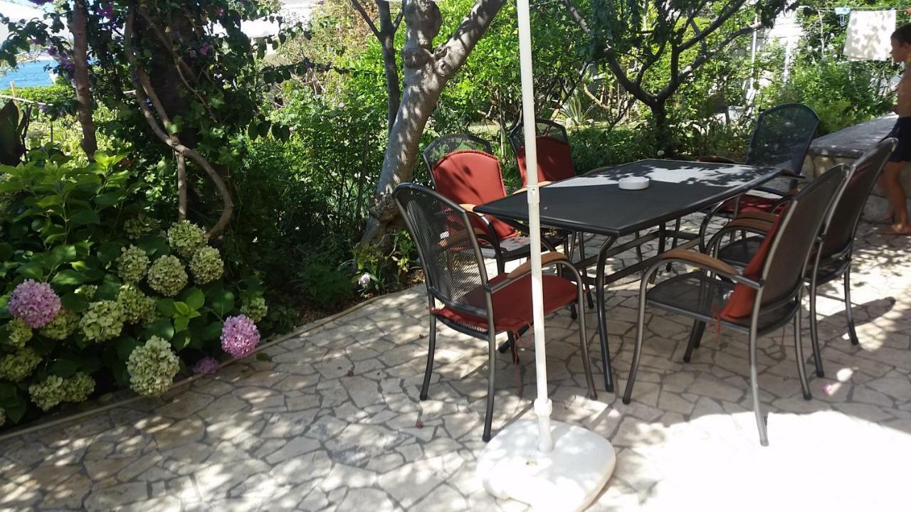 Apartments Antica Rab Town Bagian luar foto