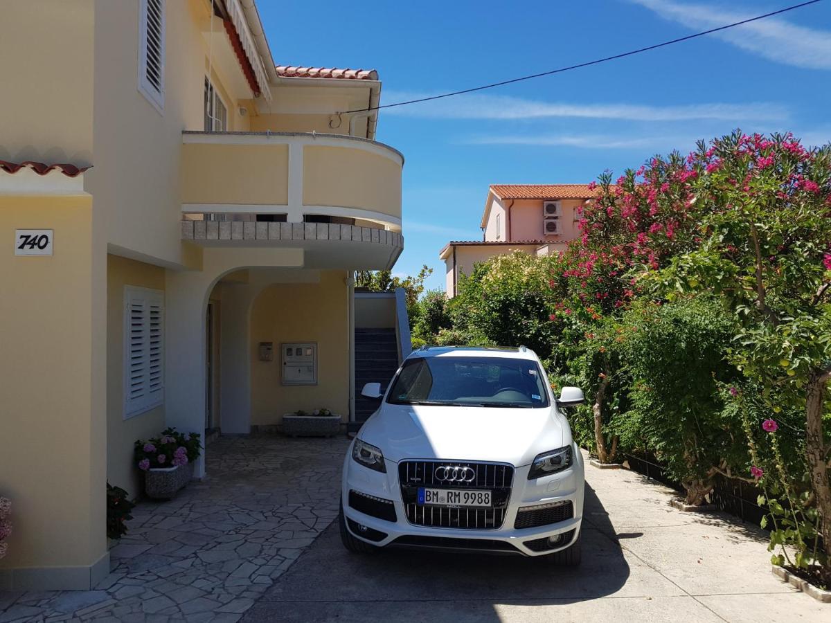 Apartments Antica Rab Town Bagian luar foto