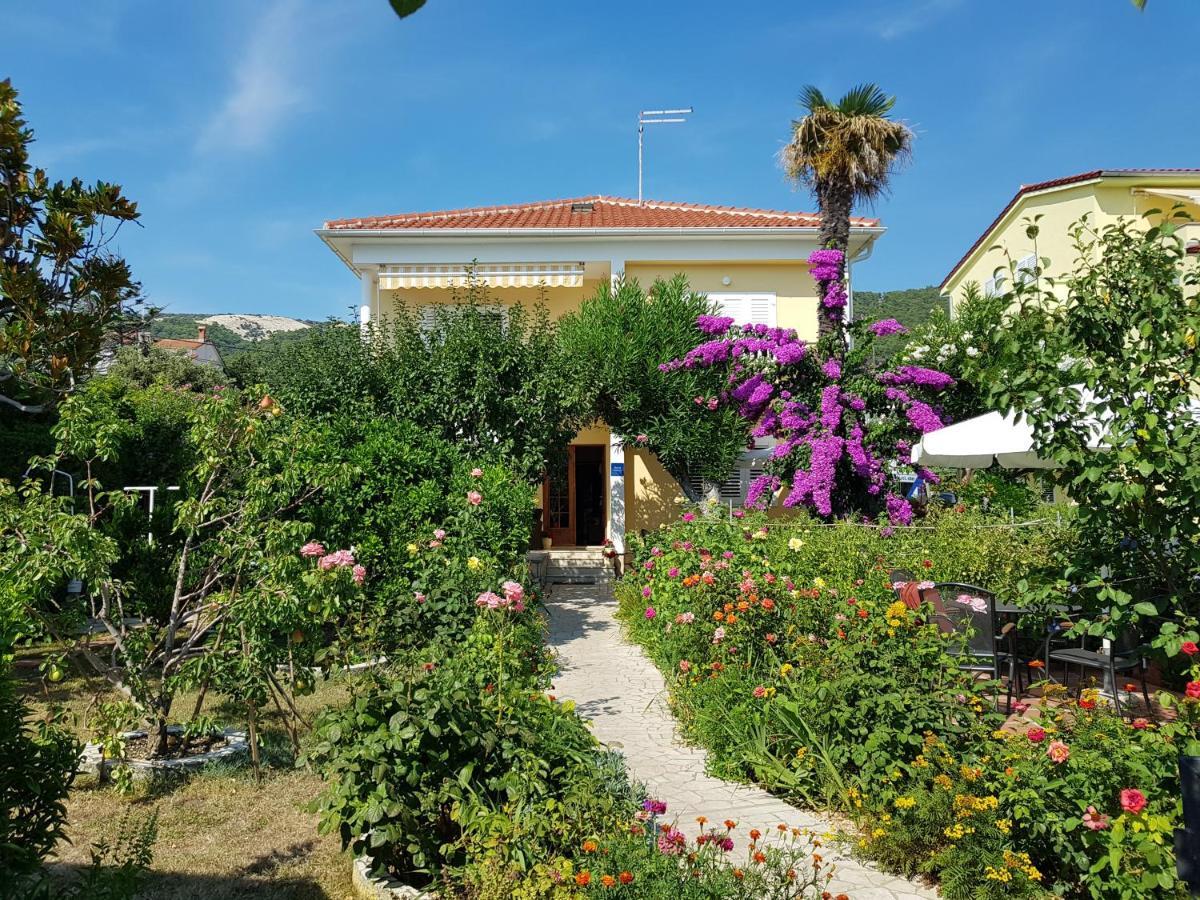Apartments Antica Rab Town Bagian luar foto